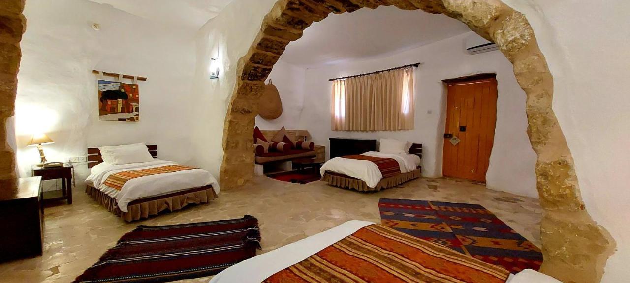 Hayat Zaman Hotel And Resort Petra วาดี มูซา ภายนอก รูปภาพ
