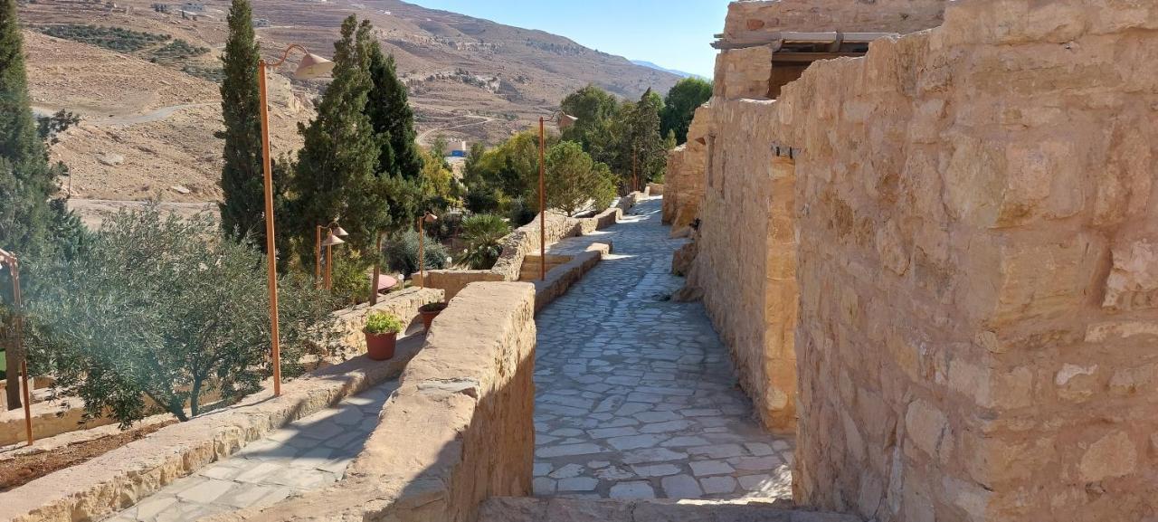 Hayat Zaman Hotel And Resort Petra วาดี มูซา ภายนอก รูปภาพ